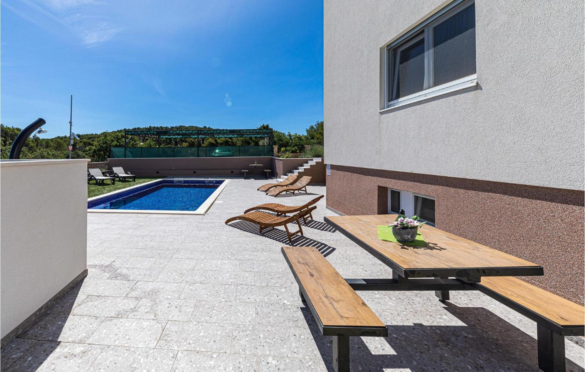 Amazing Apartment In Saldun With Wifi Trogir Exterior foto