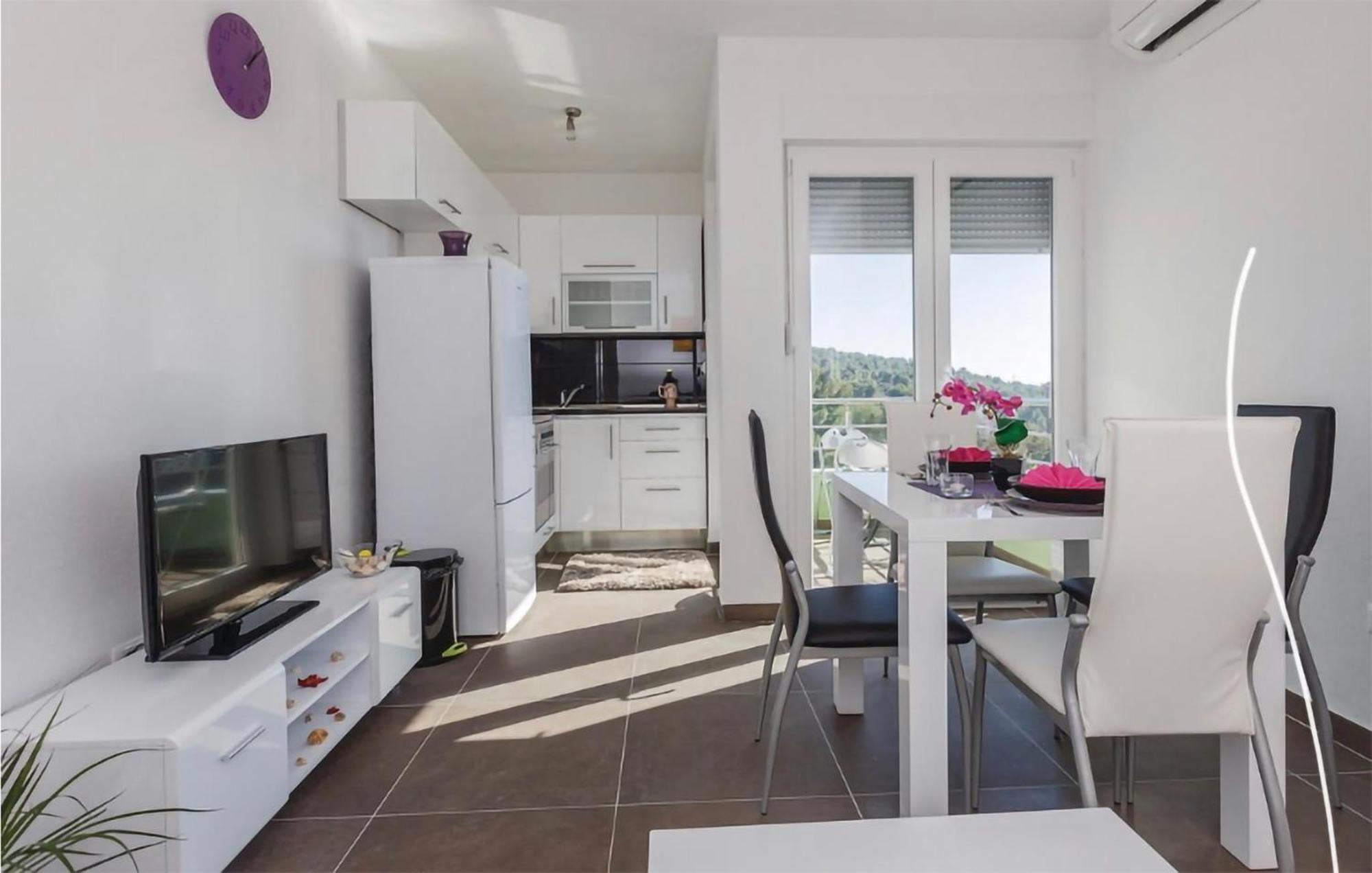 Amazing Apartment In Saldun With Wifi Trogir Exterior foto